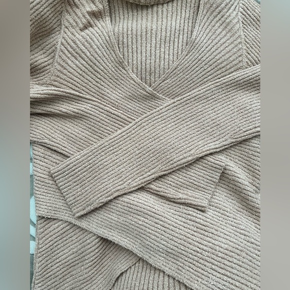 ASTR THE LABEL-  Mock Neck Cross Front Sweater Ribbed Knit Faux Wrap Top NWOT - Picture 4 of 8